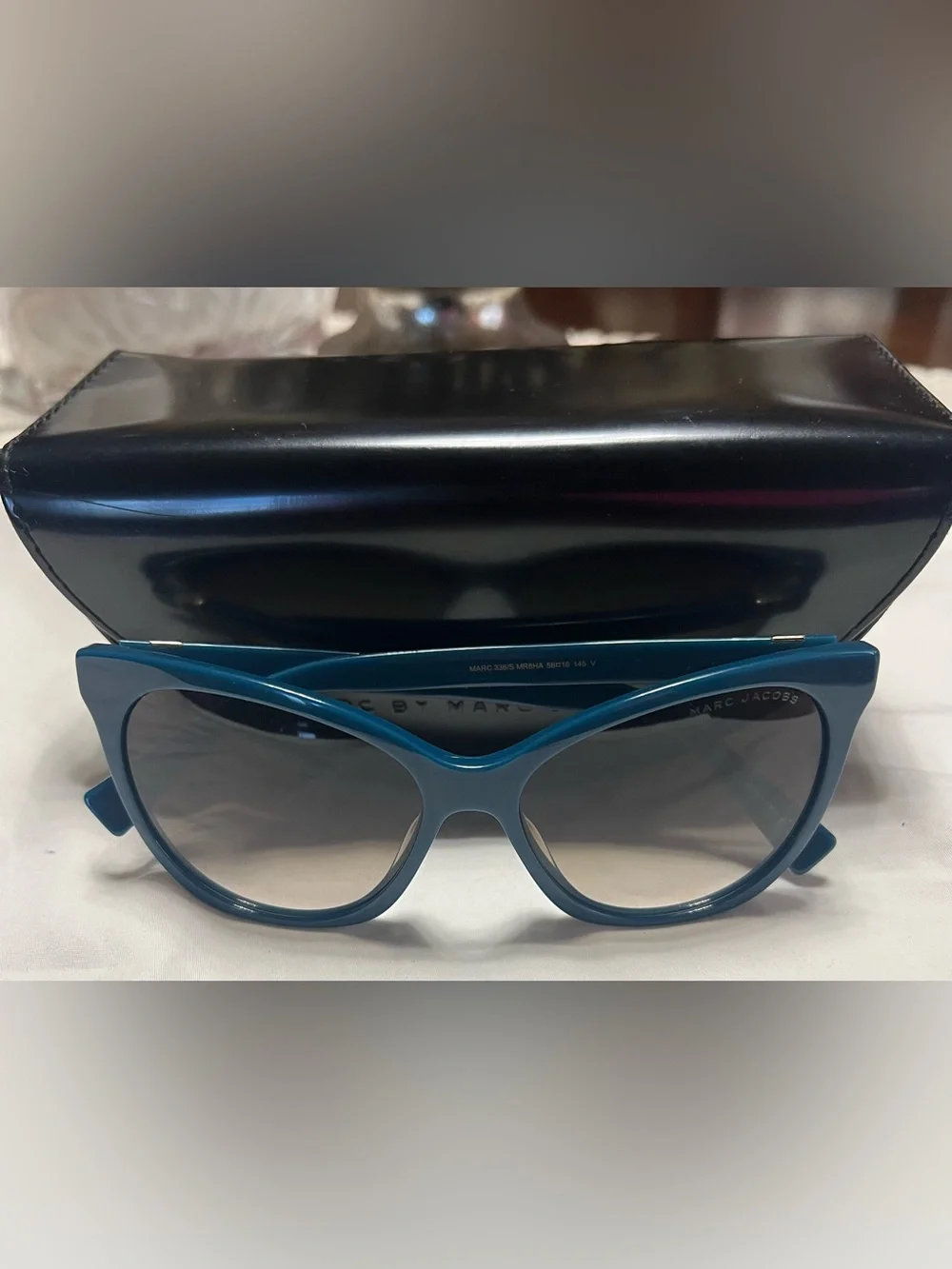 Marc Jacobs Blue Cat-Eye Sunglasses with Gradient Lenses 336/S MR8HA